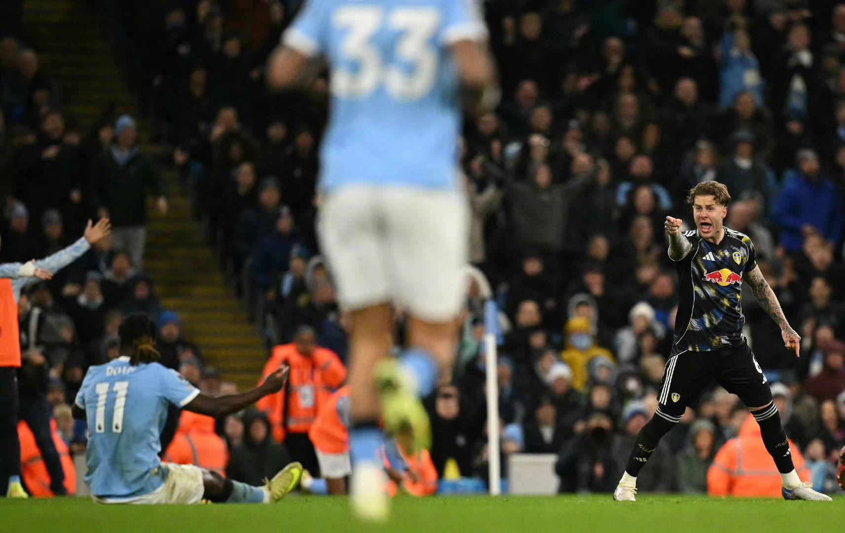 南宫NG28今夜里昂外线爆发——欧冠节点到来关键时刻曼联调整名单以备英超，现场解说直呼：圣安东尼奥马刺篮板制胜备战德甲(今日曼联转会重磅出击)